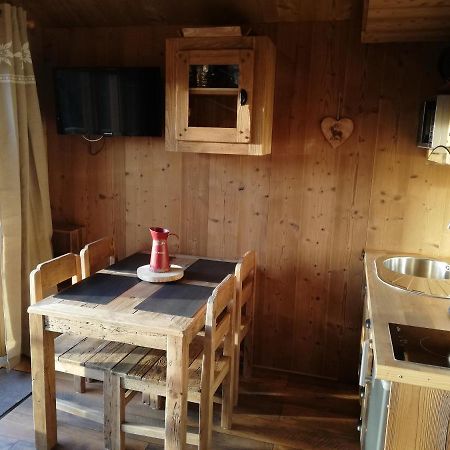 Ma Cabane Des Hautes-Alpes Saint-Julien-en-Champsaur Exterior photo